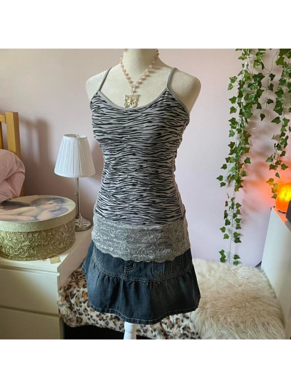 Y2K grey animal print lacy tank top with adjustable straps
